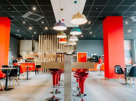 Ibis Sofia Airport Hotel Отели рядом с достопримечательностью «мост София тех парк»