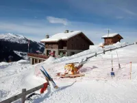 Apartment on ski slopes of Prarion