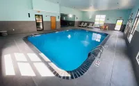 Wingate by Wyndham Vienna/Parkersburg/Marietta - piscina
