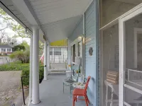 Spacious Lakeside Cottage - 2 Miles to Marblehead! Hotele w: Marblehead