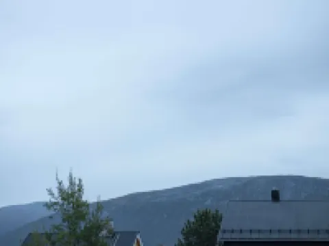 Charming 2BR Tromso Home Wi-Fi & heater Hoteles en Tromso