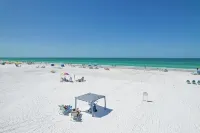 Siesta Key - PRIVATE BEACH - Heated Pool - Walkable to activities - Villas