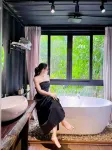 YesHue Eco Waterfall Retreat Отели в г. Huong Phu