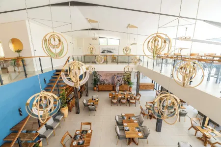 Waterfalls Lodge Отели в г. Хуэндж