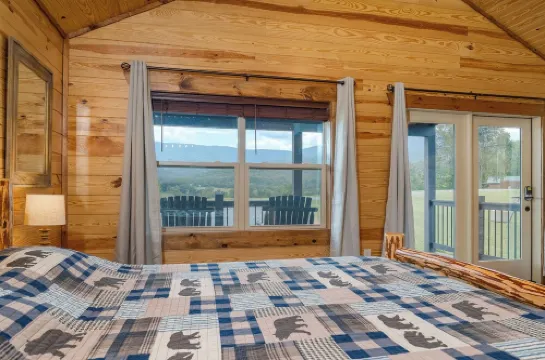 NEW Cozy Couples Log Cabin #7 LURAY Hot Tub Stone Fireplace Mountain Views