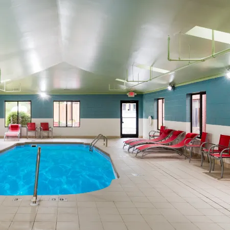 Holiday Inn Express HILLSVILLE by IHG