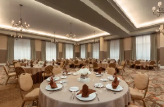 Embassy Suites by Hilton Savannah Historic District