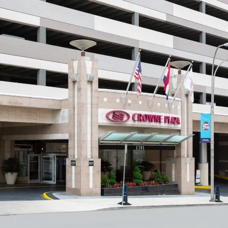 Crowne Plaza KANSAS CITY DOWNTOWN by IHG Отели рядом с Международный аэропорт Канзас-Сити