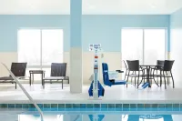 Holiday Inn Express & Suites WINCHESTER by IHG - Swimmingpools