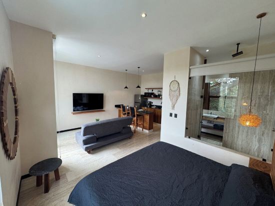 Penthouse Retreat w/Private Rooftop Pool