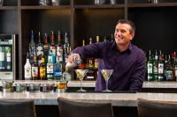 Holiday Inn BOSTON LOGAN AIRPORT - CHELSEA by IHG - バー