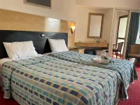 AraCan Pyramids Hotel By Versailles Hotel a At Talbeyah Al Qebleyah