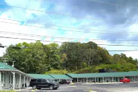 Holiday Motel by Belvilla Cleveland, TN - Motels