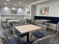 Seabreeze Hotel, an Ascend Collection Hotel Hotels near شاطئ إيست بيتش (East Beach)