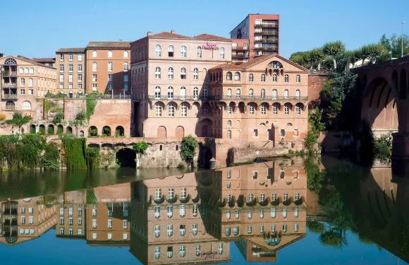 阿爾比塔恩河畔美居酒店