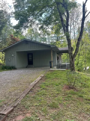 3-bedroom house near Crane Creek Vineyards in Young Harris