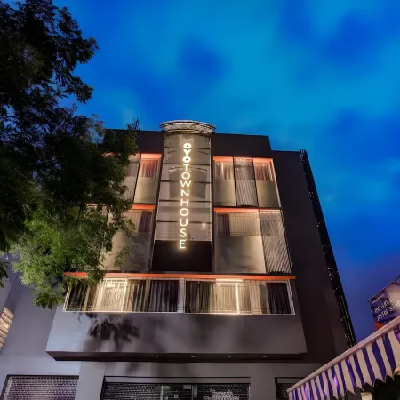 Hotel Maitrayee