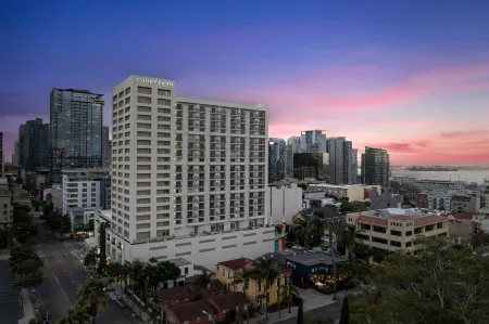 Courtyard by Marriott San Diego Downtown Little Italy Отели рядом с достопримечательностью «Центральная библиотека Сан-Диего»