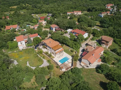 Lulu in Dobrinj With 4 Bedrooms and 4 Bathrooms - Parvekkeita