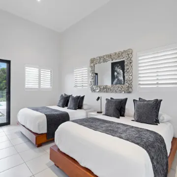 Beachfront 3-Bed with Private Pool & Fireplace