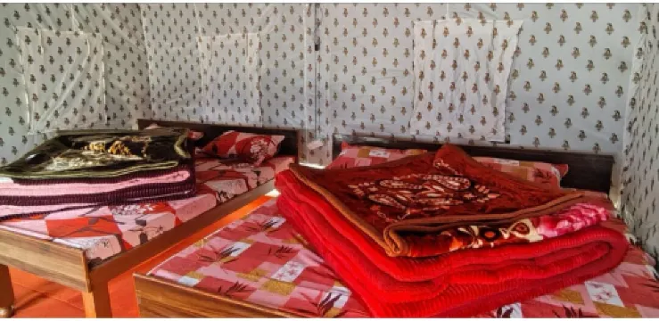 リバー サイド キャンプ チョプタ