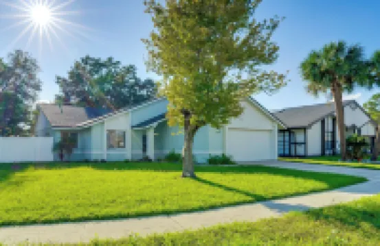 3 Mi to Seaworld! Suburban Home w/ Screened Porch