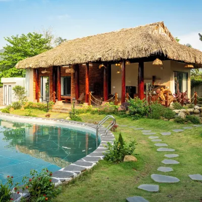 La Retreat Hotels near Sun World Ba Na Hills