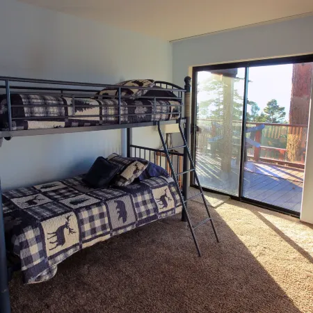 Lakescape 3 Bedroom Condo by RedAwning