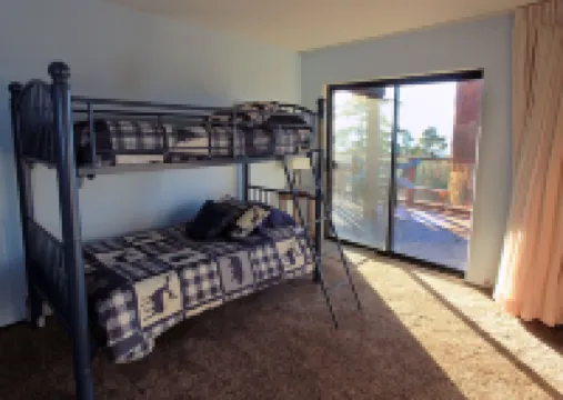 湖景3卧室公寓由RedAwning提供