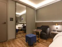 Bundang (Yatap Station) Breeze Hotel Hotels near Gallery Yul