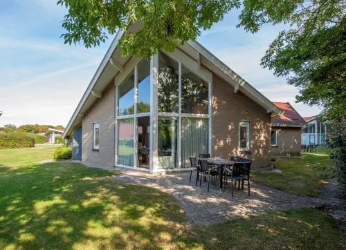 Restyled Bungalow with Dishwasher Near Cozy Domburg Hotels in Domburg