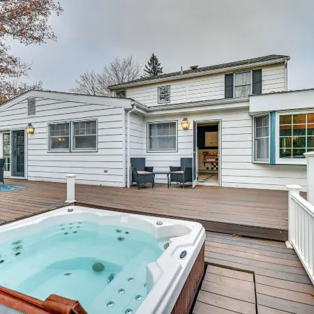 Slope Views: Luxe Windham Retreat w/ Hot Tub!