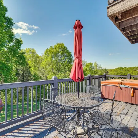 Taylorsville Lake Cottage Rental w/ Hot Tub!