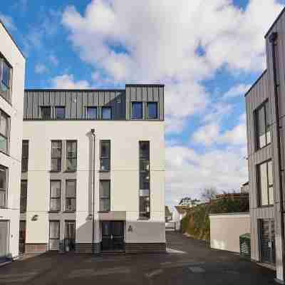 Student Only The Quarry Hotel Exterior