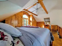 Handcrafted Log Home Near Sugarbush & MAD River Glen • Walk to Blueberry Lake Hotels in Warren