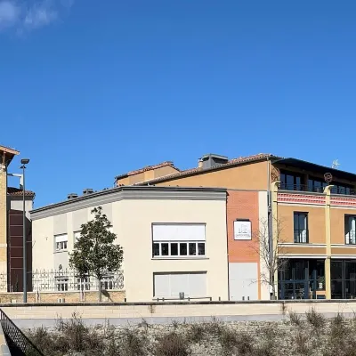 CIS Lamourelle Centre International de Sejour Отели рядом с Аэропорт Сюд де Франция Каркасон