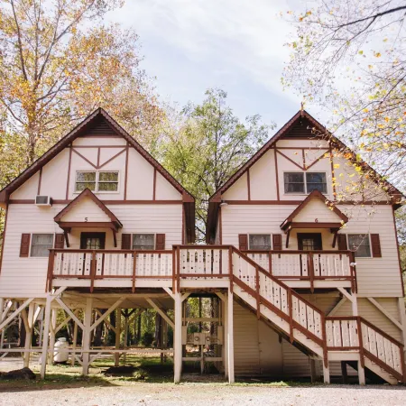 Riverbend Motel & Cabins