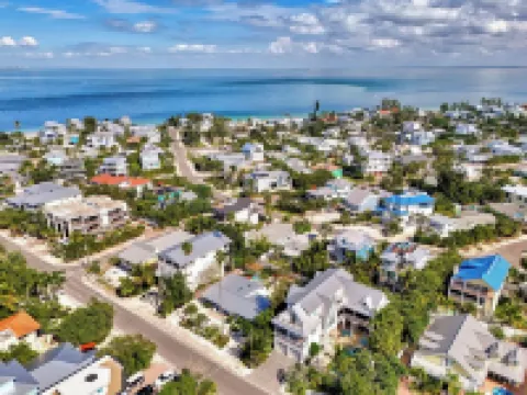 Renovated 2bed / 1bath North End of Anna Maria, 2min walk to the beach