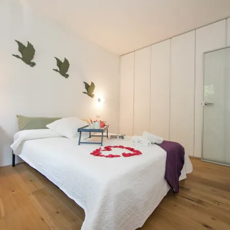 Charm Apartment - Happy Rentals
