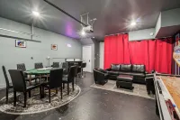 Private Home w Rooftop Game Room Near Downtown - Bungalows