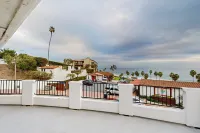 1BR Ocean-view Apt - Walk to Beach, Shops & Pier - Condos