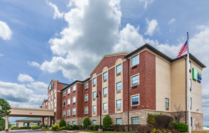 Holiday Inn Express & Suites TULSA S BROKEN ARROW HWY 51 by IHG