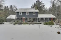 3 Mi to Mount Snow: Spacious West Dover Home
