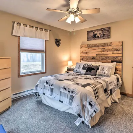 Pocono Hot Tub Chalet Lake Access Sleeps 10