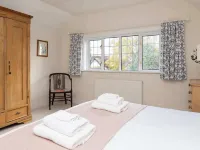 Spacious Coastal Family Home Sleeps 8 Hotels in Bognor Regis