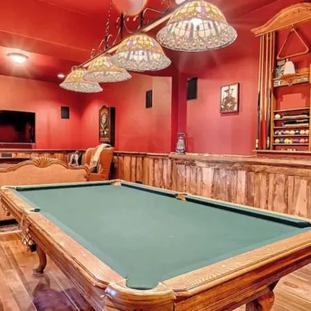 Hot Tub & Mtn Views: Woodsy Cabin in Greer