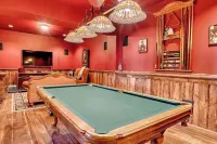 Hot Tub & Mtn Views: Woodsy Cabin in Greer - Country Houses
