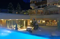 Trofana Royal 5-Sterne Superior Resort - Uima-altaat