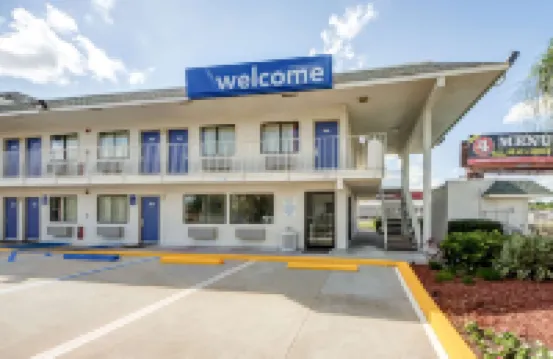 Motel 6 Lakeland, FL