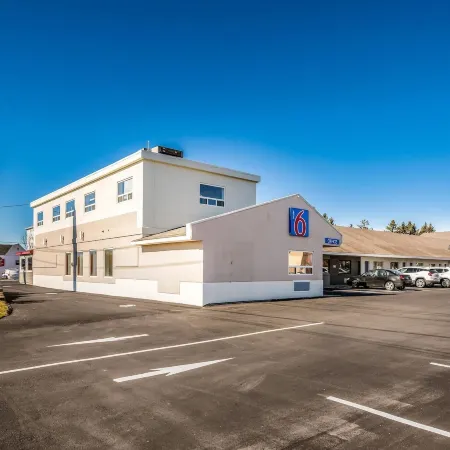 Motel 6 Moncton, NB